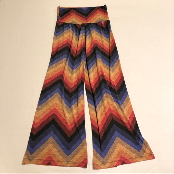 Rainbow Multicolored Chevron Flare Leggings - M - Picture 7 of 8
